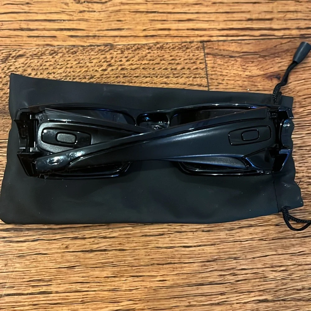 Oakley Black Sunglasses - Fuel Cell